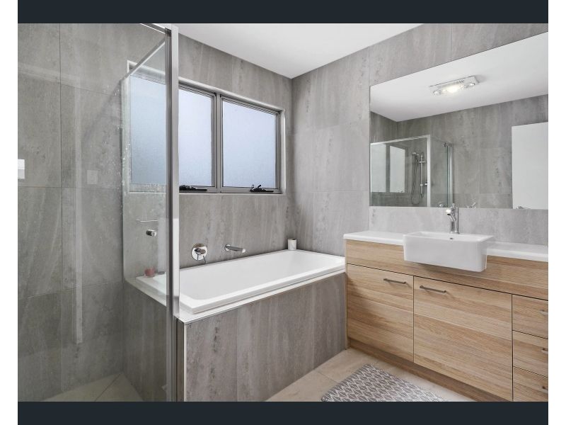 64 Lighthouse Circuit, Birtinya QLD 4575