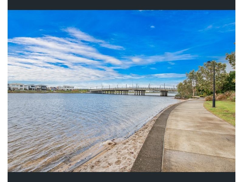 64 Lighthouse Circuit, Birtinya QLD 4575