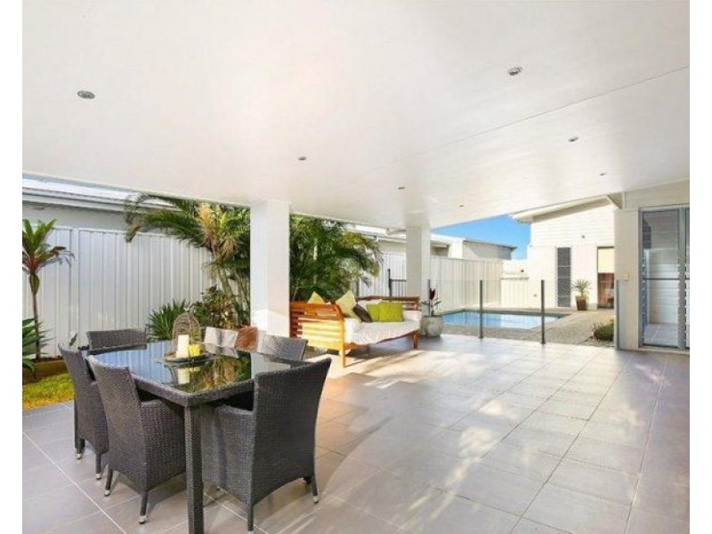 134 Grand Parade, Parrearra QLD 4575