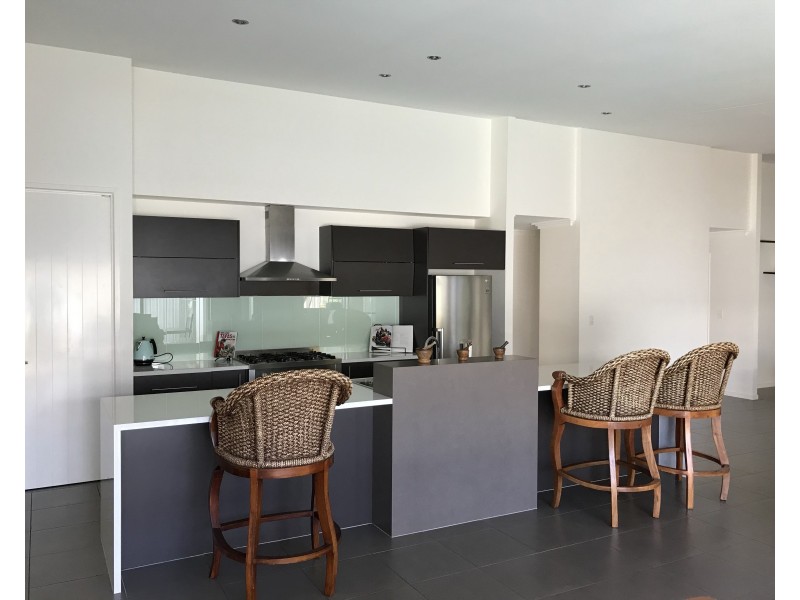 134 Grand Parade, Parrearra QLD 4575