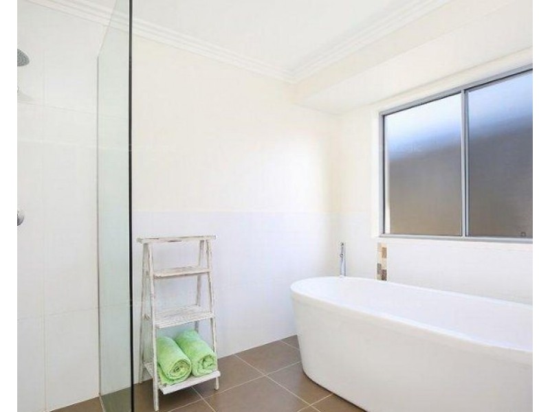 134 Grand Parade, Parrearra QLD 4575
