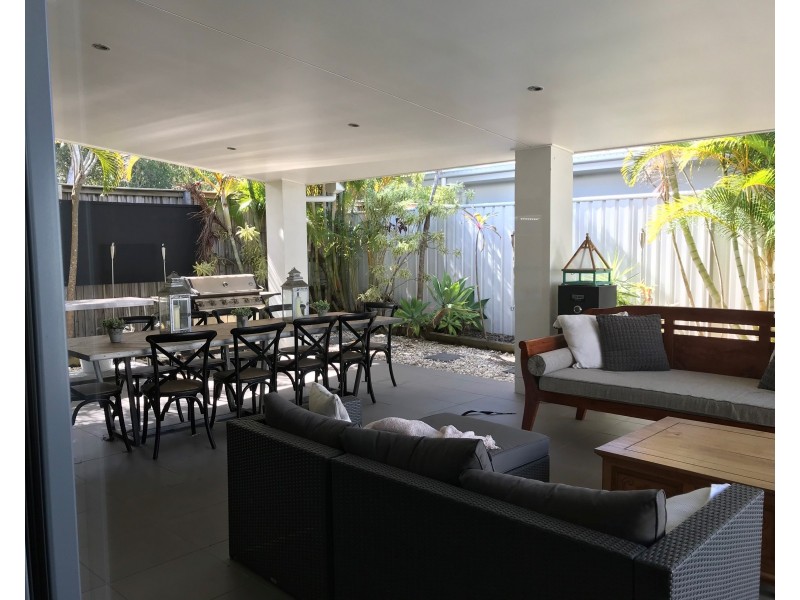 134 Grand Parade, Parrearra QLD 4575