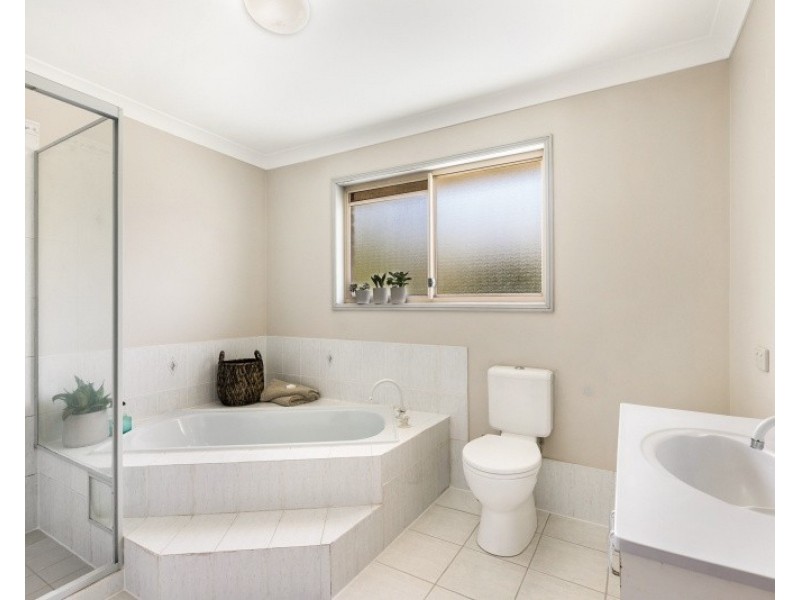 31 Riflebird Avenue, Aroona QLD 4551