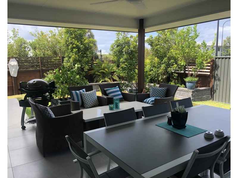 33 Hideaway Street, Birtinya QLD 4575