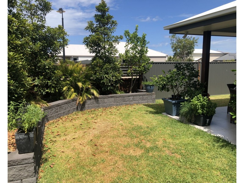 33 Hideaway Street, Birtinya QLD 4575