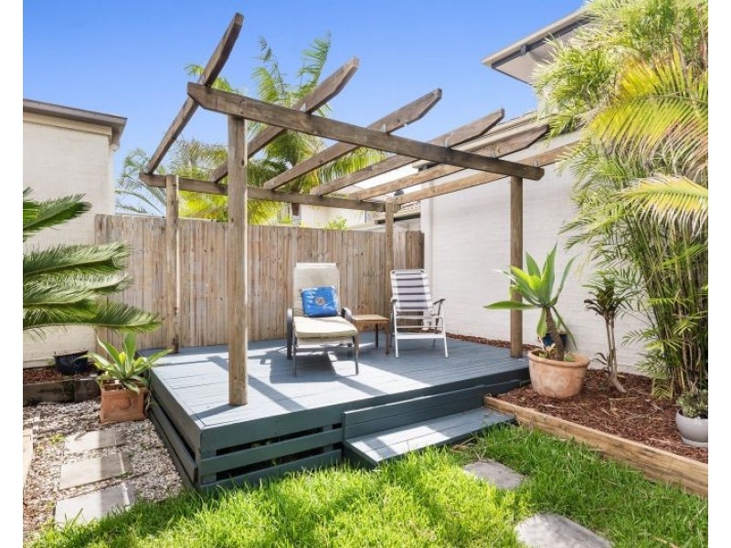 2 Whitby Lane, Sippy Downs QLD 4556