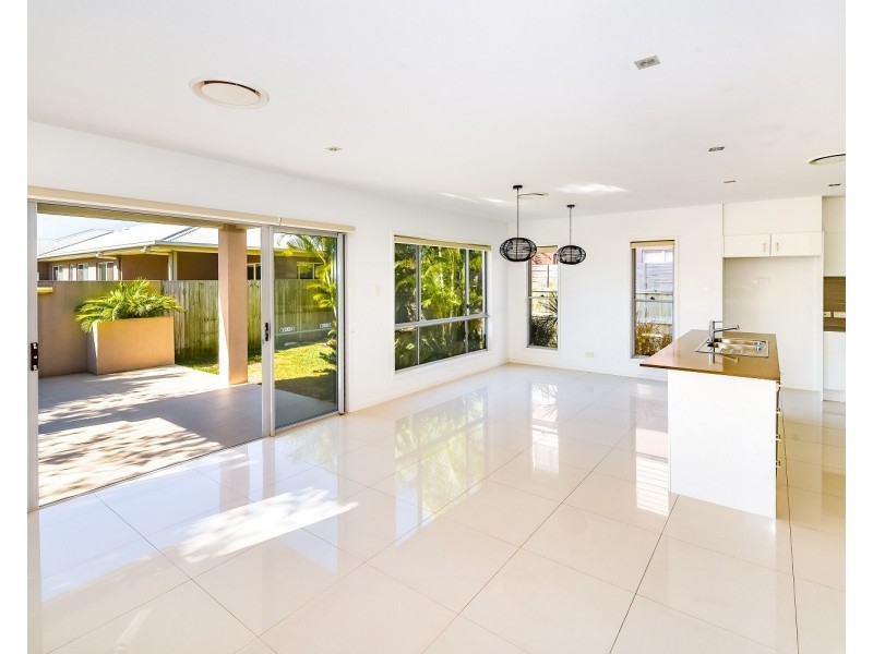 16 Sweep Court, Birtinya QLD 4575