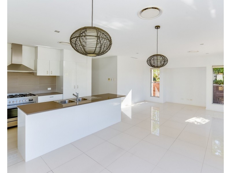 16 Sweep Court, Birtinya QLD 4575