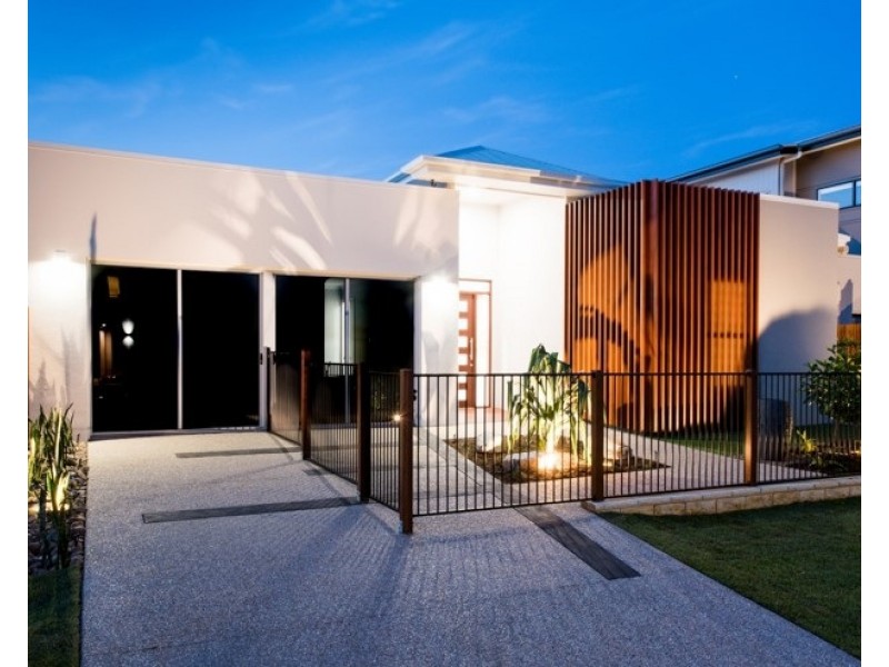 18 Berry Terrace, Caloundra West QLD 4551