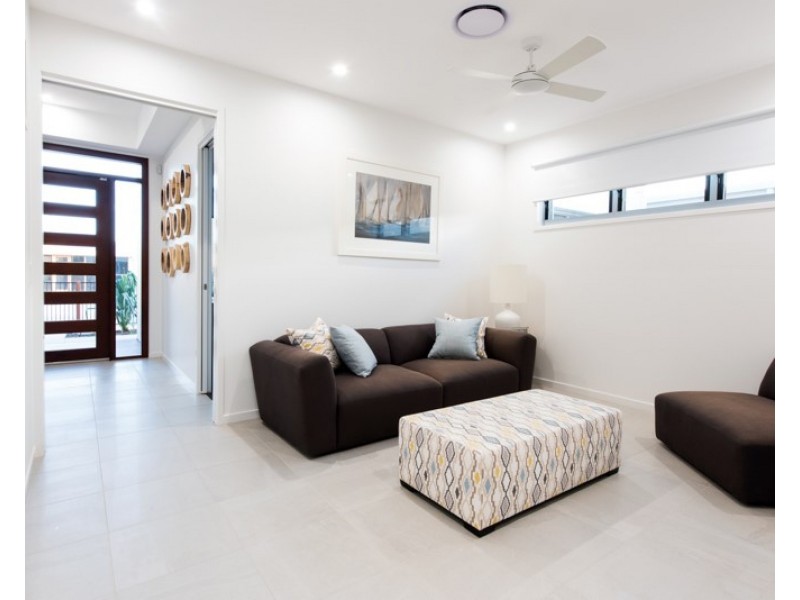 18 Berry Terrace, Caloundra West QLD 4551