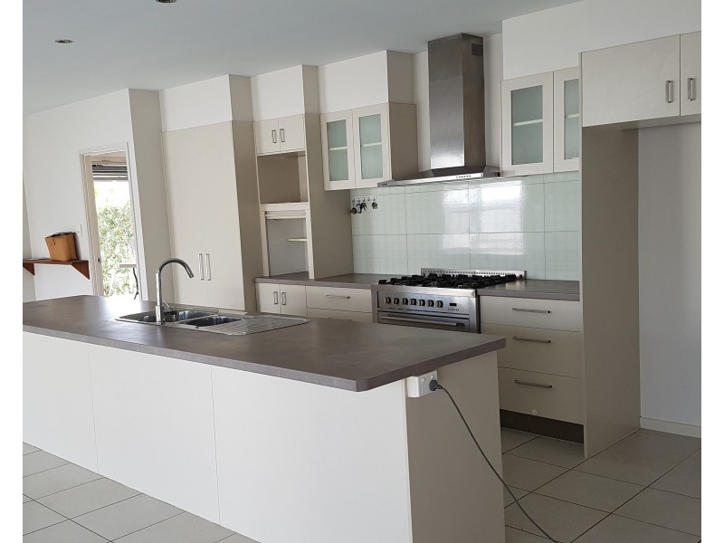4 Clarence Place, Sippy Downs QLD 4556