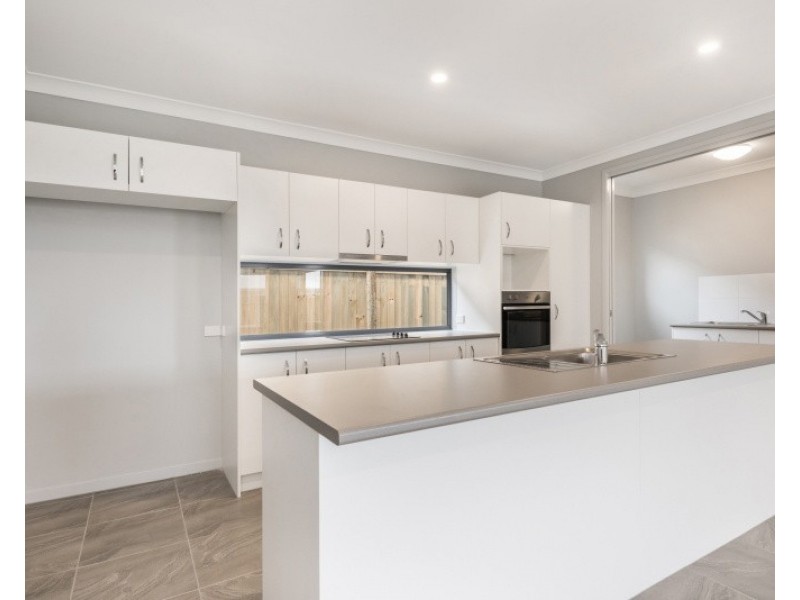 14 Piper Street, Palmview QLD 4553