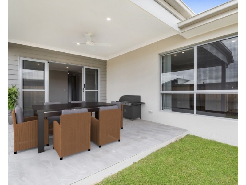 14 Piper Street, Palmview QLD 4553