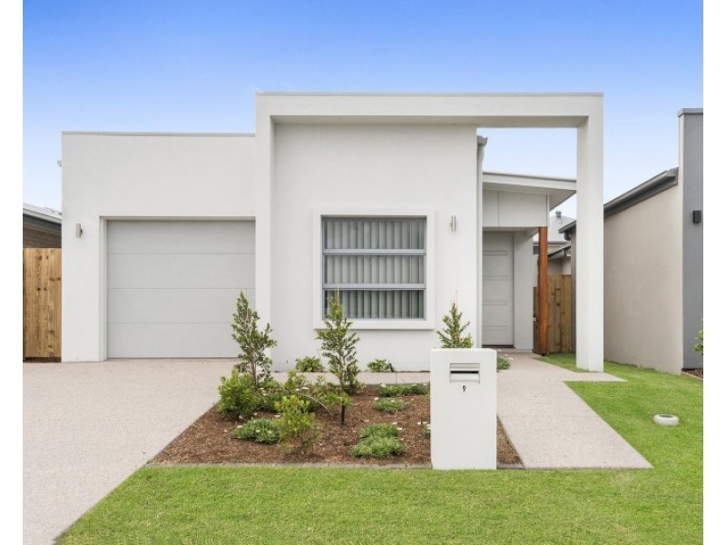 9 Sunray Avenue, Palmview QLD 4553