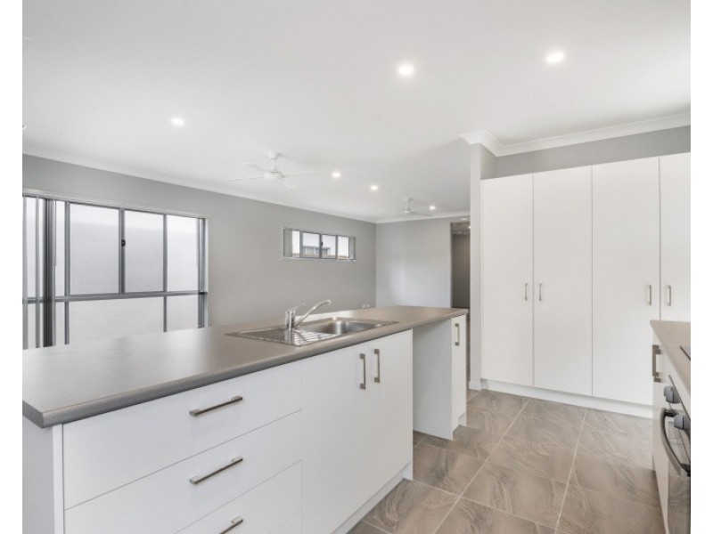 9 Sunray Avenue, Palmview QLD 4553