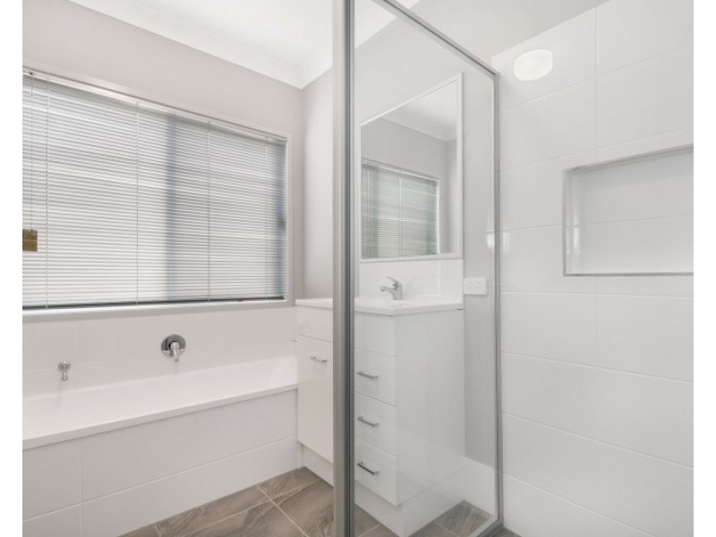 9 Sunray Avenue, Palmview QLD 4553