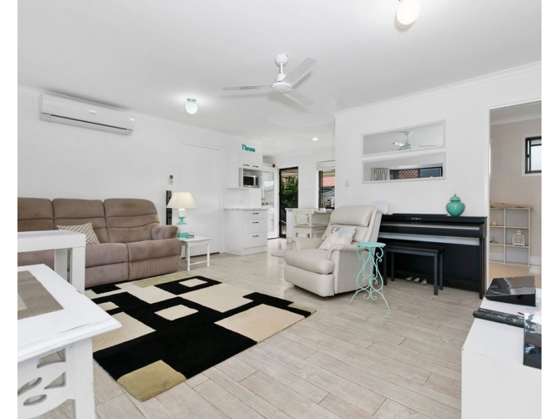 57/10 Melody Court, Warana QLD 4575