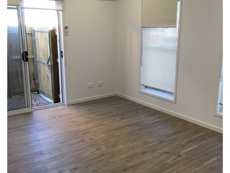 4/6 Triumph Street, Birtinya QLD 4575