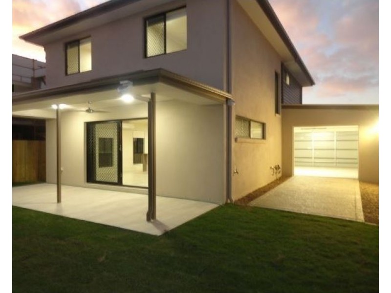 12 Bluff Street, Birtinya QLD 4575