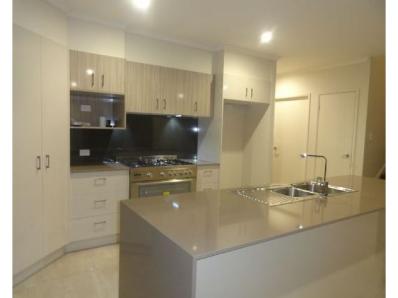 12 Bluff Street, Birtinya QLD 4575