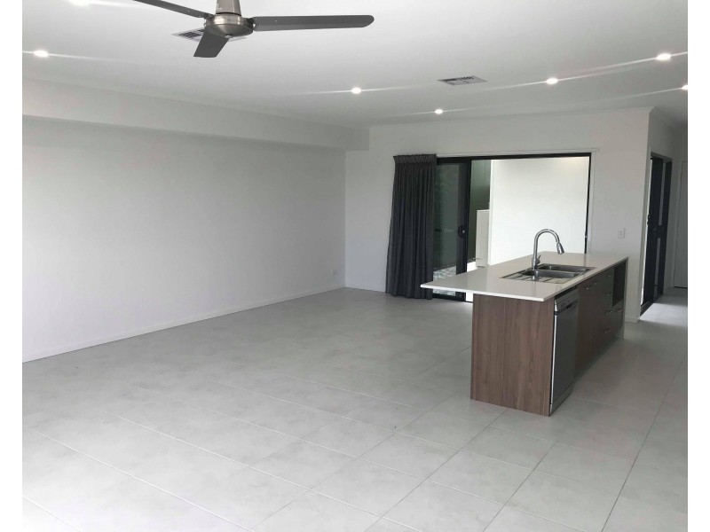 25 Greenview Terrace, Palmview QLD 4553