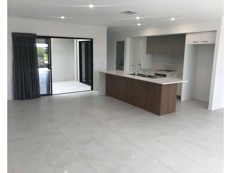 25 Greenview Terrace, Palmview QLD 4553