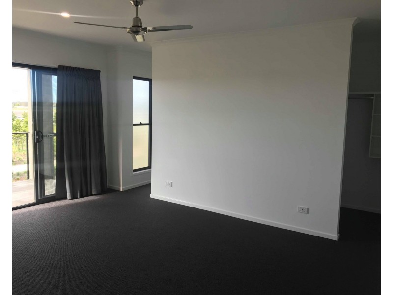 25 Greenview Terrace, Palmview QLD 4553