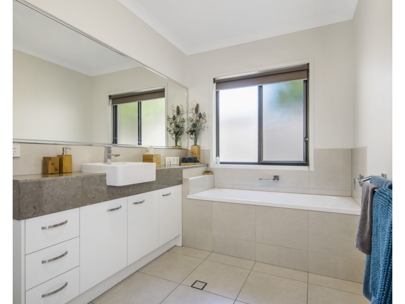 29 Cumberland Crescent, Meridan Plains QLD 4551