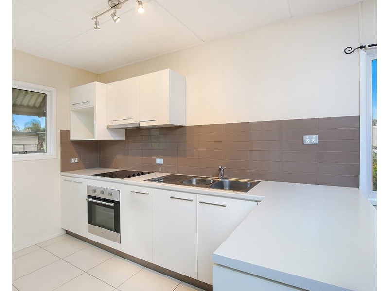 37 Broadwater Avenue, Maroochydore QLD 4558