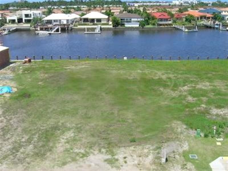 11 Panama Court, Kawana Island QLD 4575