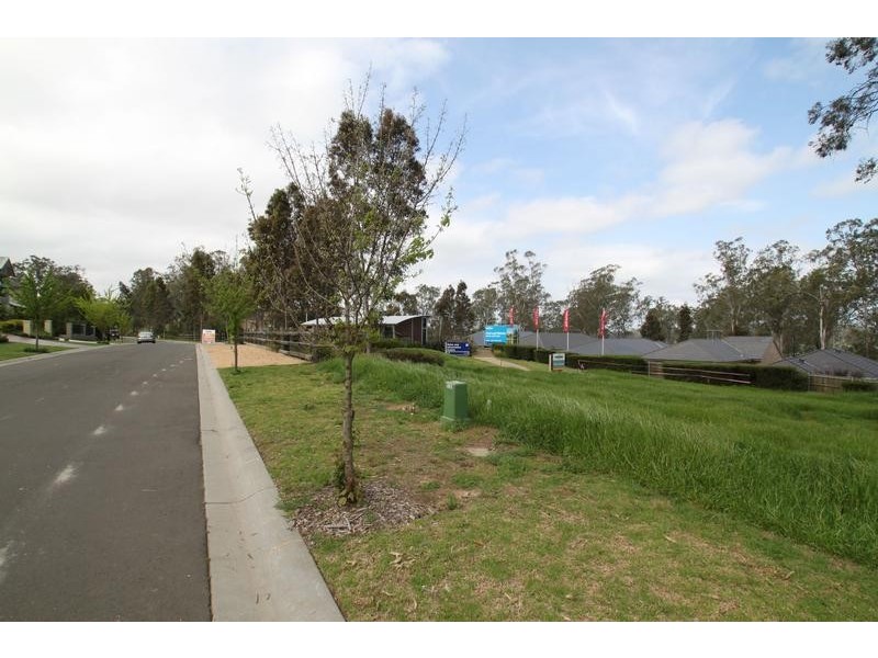 8 Young Avenue, Camden Park NSW 2570