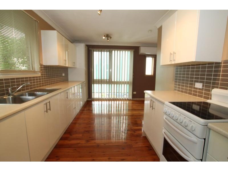 17 Woodland Crescent, Narellan NSW 2567