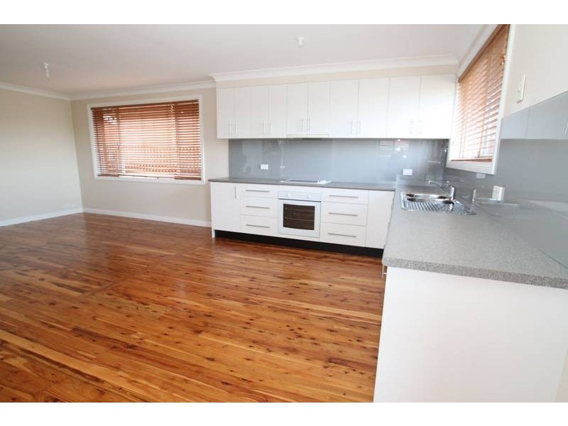 10 Loire Place, Kearns NSW 2558