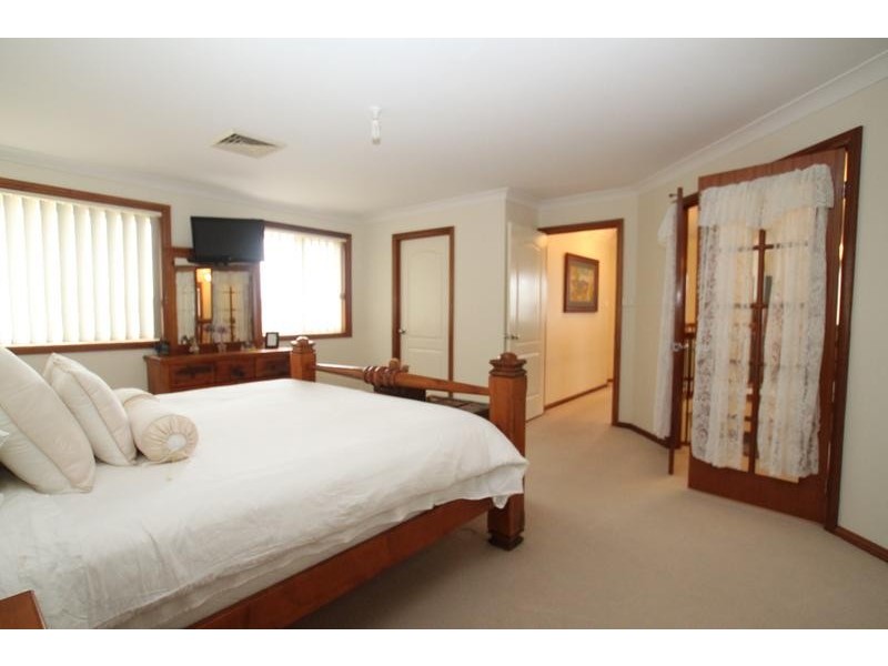 9 Wilmott Court, Camden Park NSW 2570