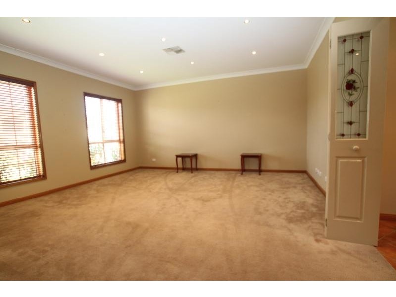 17 Oatley Circuit, Harrington Park NSW 2567