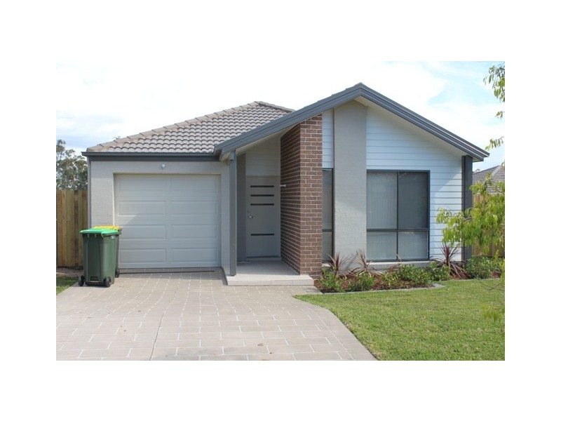 4 Hinton Street, Spring Farm NSW 2570