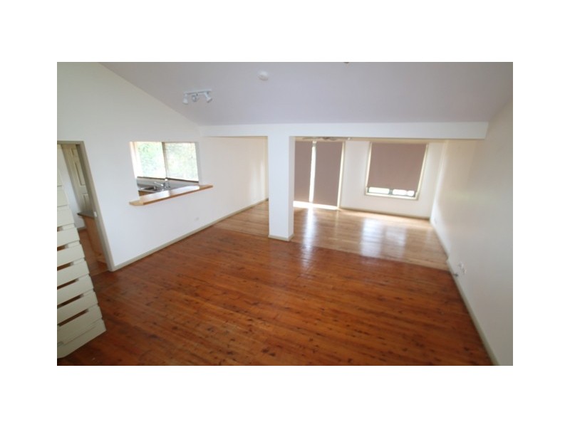 18 Flinders Crescent, Camden South NSW 2570