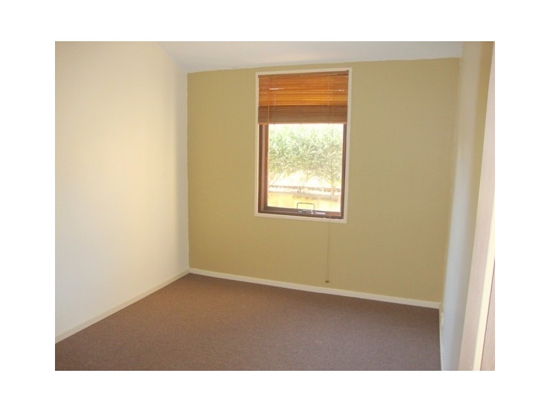 18 Flinders Crescent, Camden South NSW 2570