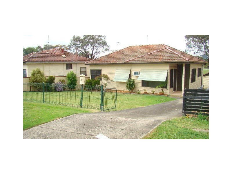 15 Bocking Avenue, Bradbury NSW 2560