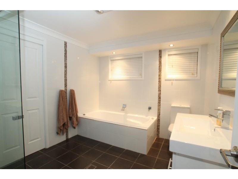 19 Columbia Street, Kearns NSW 2558