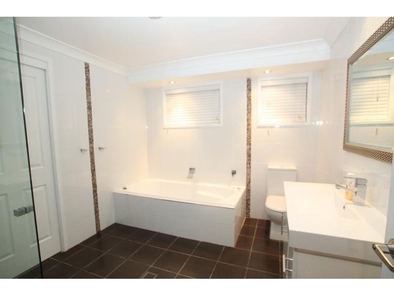 19 Columbia Street, Kearns NSW 2558