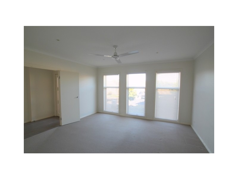 6 Gallina Drive, Spring Farm NSW 2570