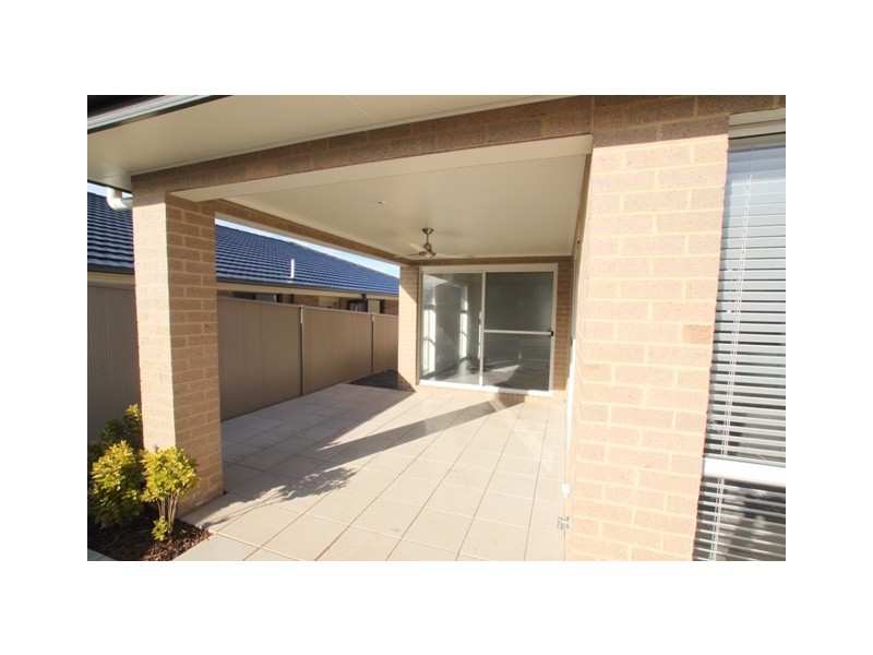 6 Gallina Drive, Spring Farm NSW 2570