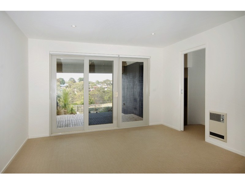 33A HIGHLANDER STREET, Torquay VIC 3228