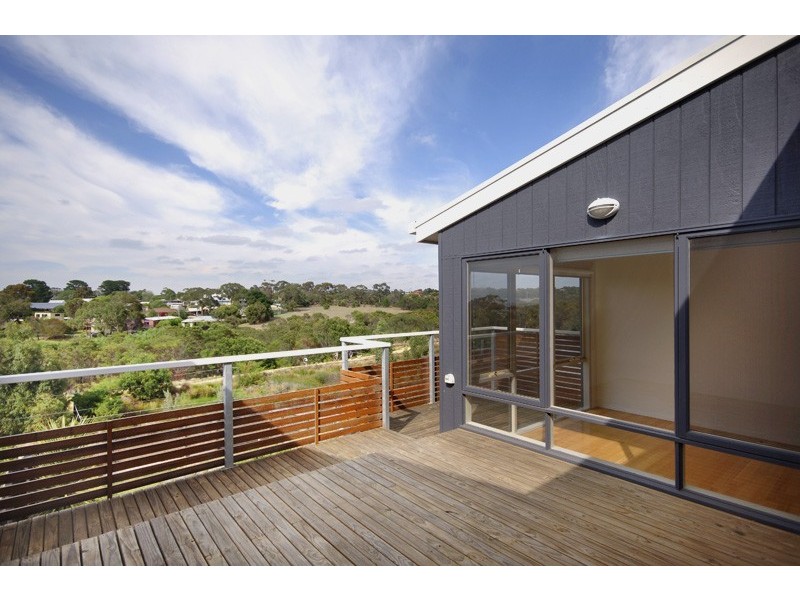 33A HIGHLANDER STREET, Torquay VIC 3228