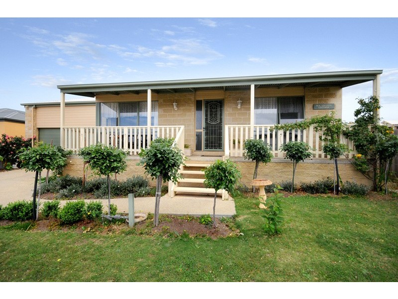 143 Fischer Street, Torquay VIC 3228