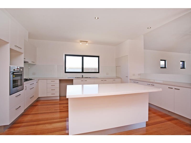 10 BEACHLEY LANE, Torquay VIC 3228