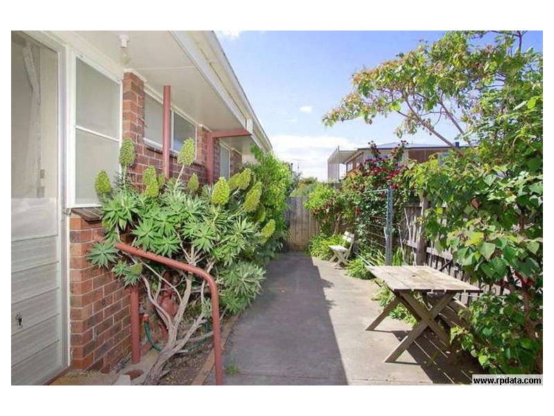 1/28-30 Bristol Rd, Torquay VIC 3228