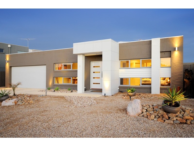 3 LOWDON PLACE, Torquay VIC 3228