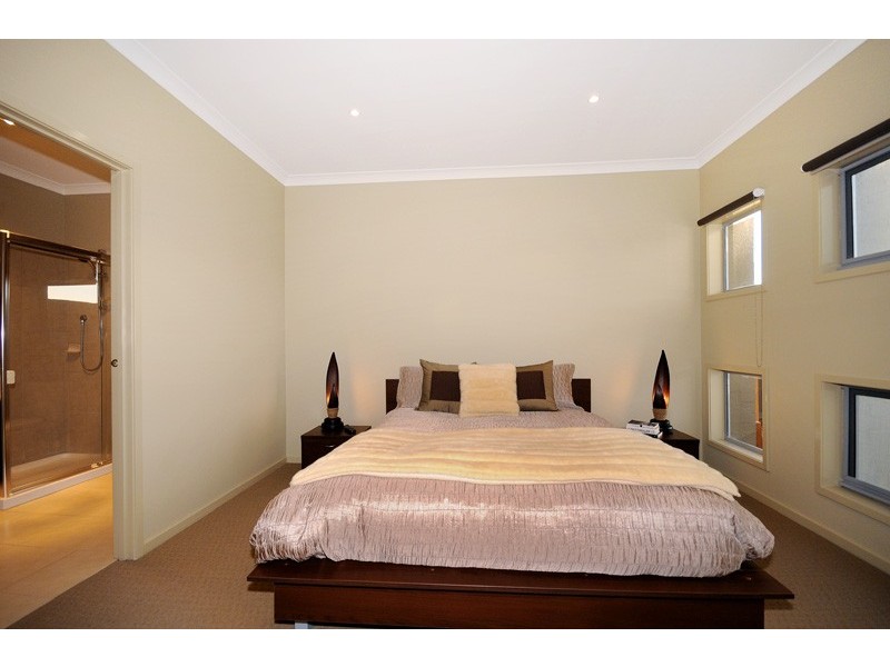 3 LOWDON PLACE, Torquay VIC 3228